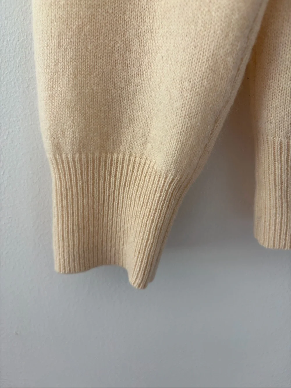 J. Crew Women's XS 100% Mongolian Cashmere Cream Crewneck Sweater